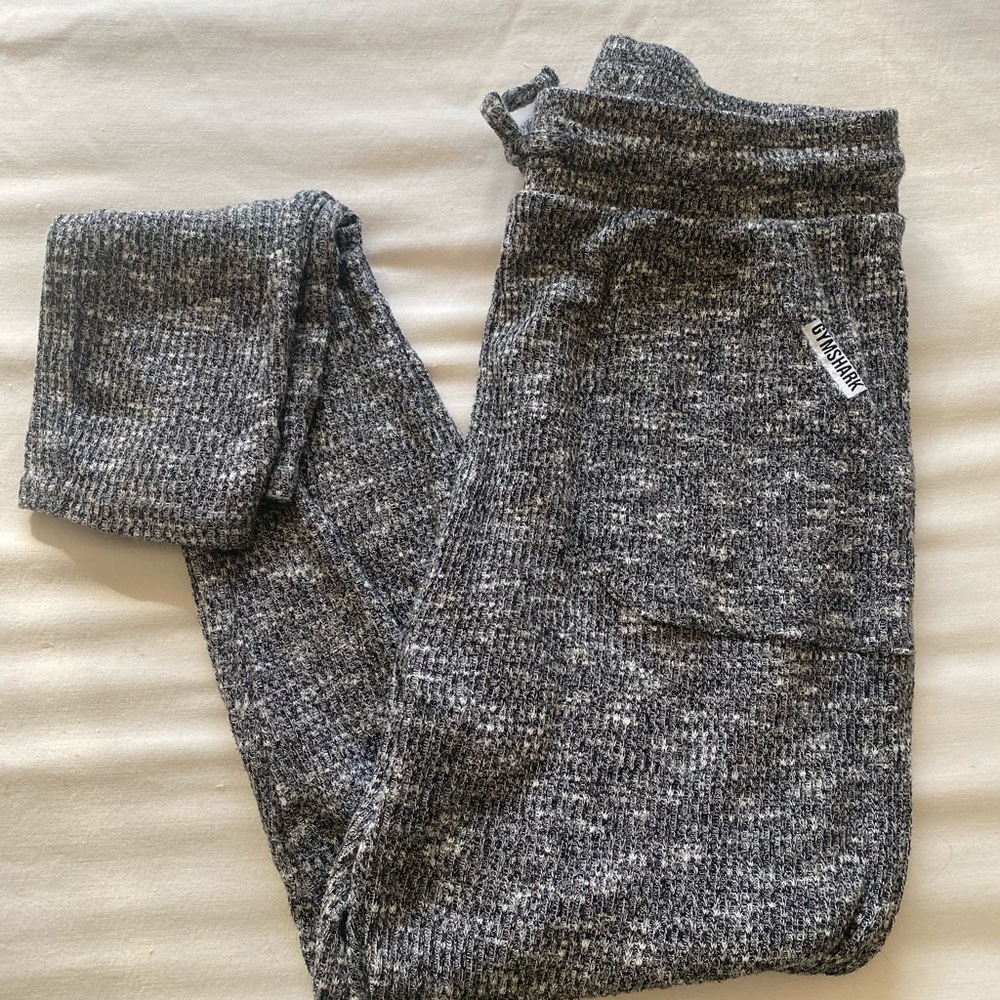 Gymshark Women’s Gray Jogger Leggings - Size Medium